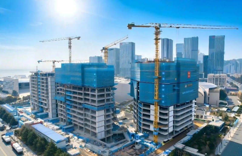 Veličanstveno proslavite uspješno nadogradnju temeljne strukture Qingdao Fortune Finance Innovation Center
