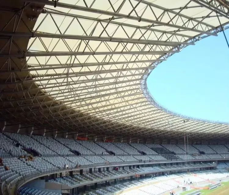 Stadion s izdržljivim nosačima od čeličnih cijevi