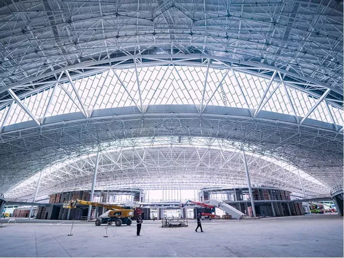 Terminal niskotarifnih zračnih prijevoznika s čeličnim okvirom